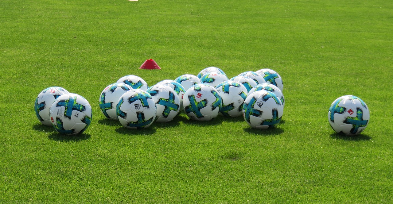 足球盛宴，2024年世界杯18强赛分组揭晓与深度解析